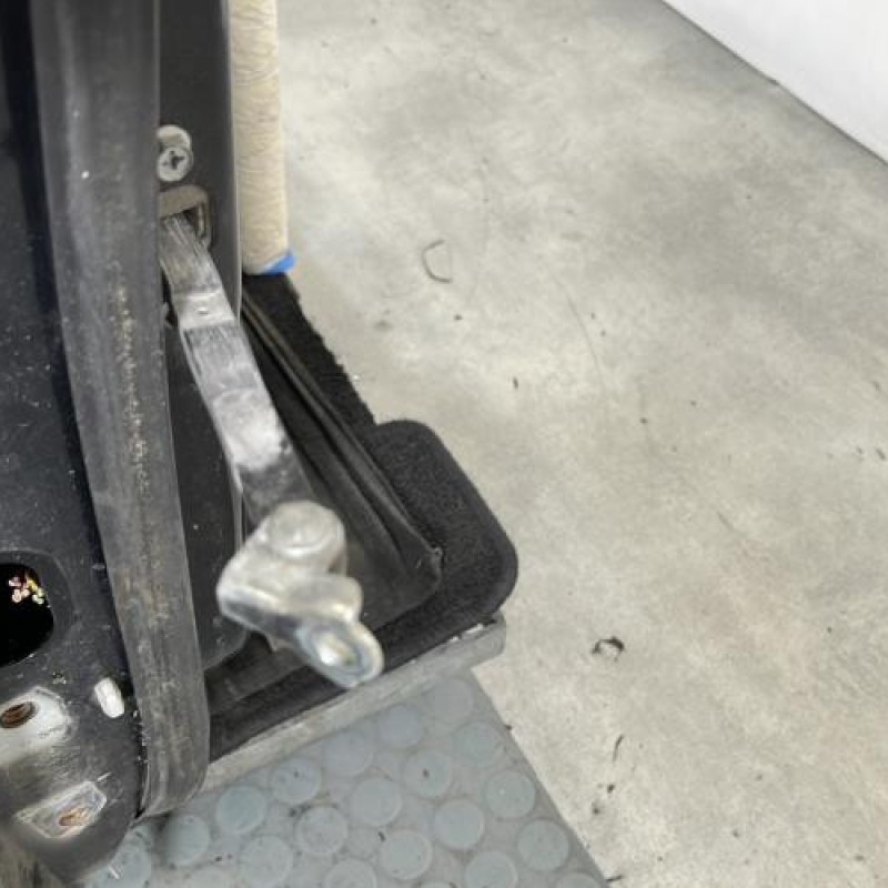 Porte avant droit SUZUKI SWIFT 3 Photo n°6
