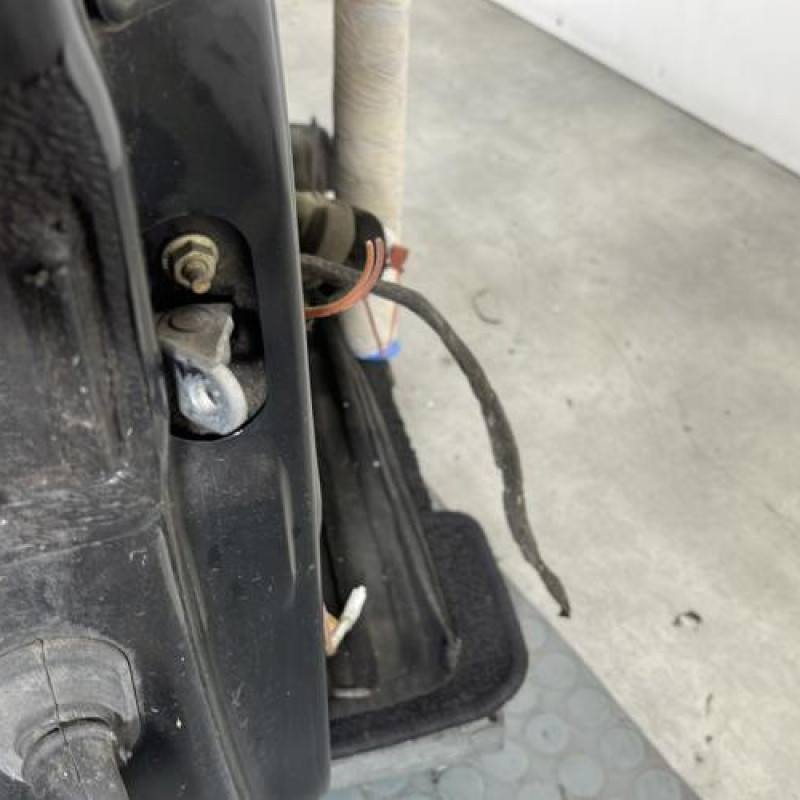 Porte avant droit RENAULT CLIO 2 Photo n°4