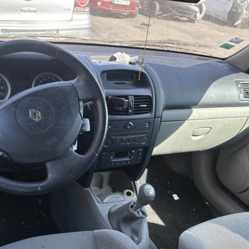 Porte avant droit RENAULT CLIO 2 Photo n°17