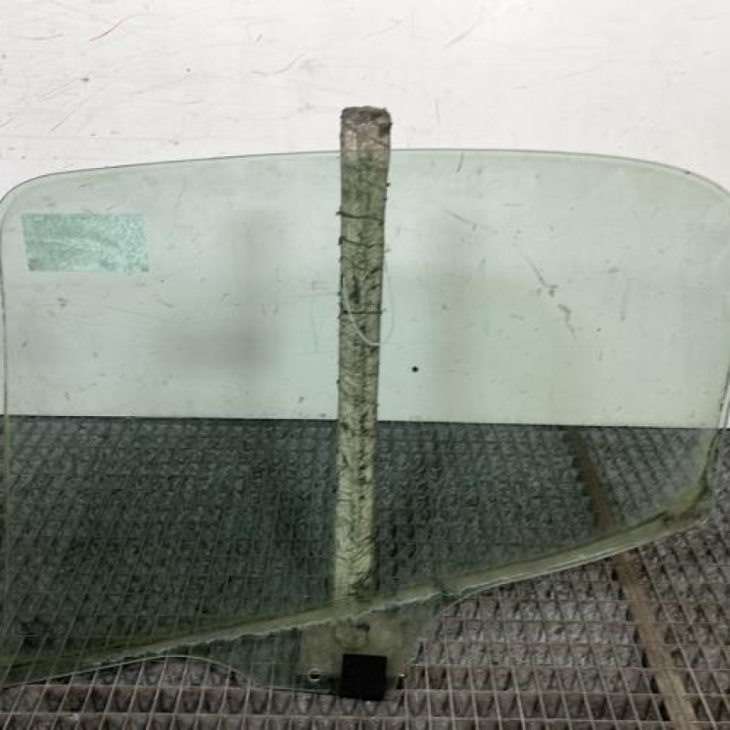 Vitre arriere droit PEUGEOT 206+ Photo n°4