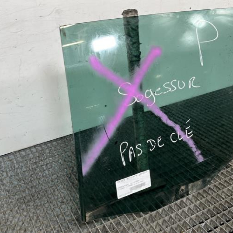 Vitre arriere gauche VOLKSWAGEN TIGUAN 1 Photo n°2