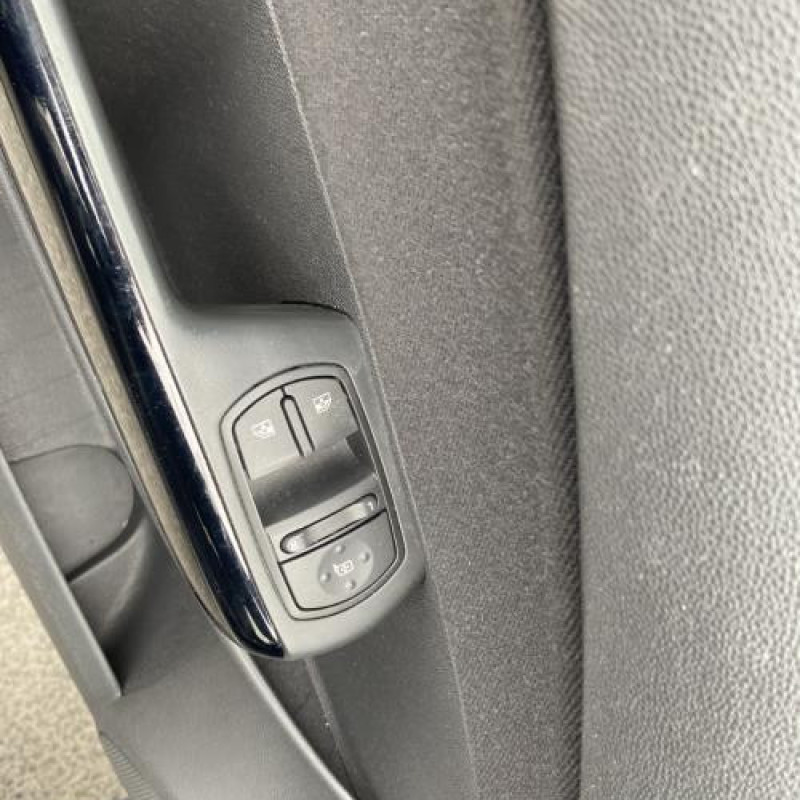 Porte avant gauche OPEL CORSA D Photo n°18