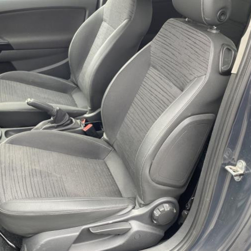 Porte avant gauche OPEL CORSA D Photo n°19