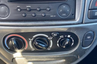 Vitre avant gauche RENAULT MEGANE 1