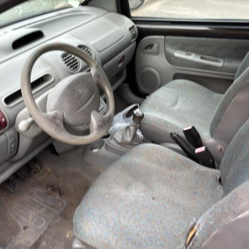 Vitre avant gauche RENAULT TWINGO 1 Photo n°10