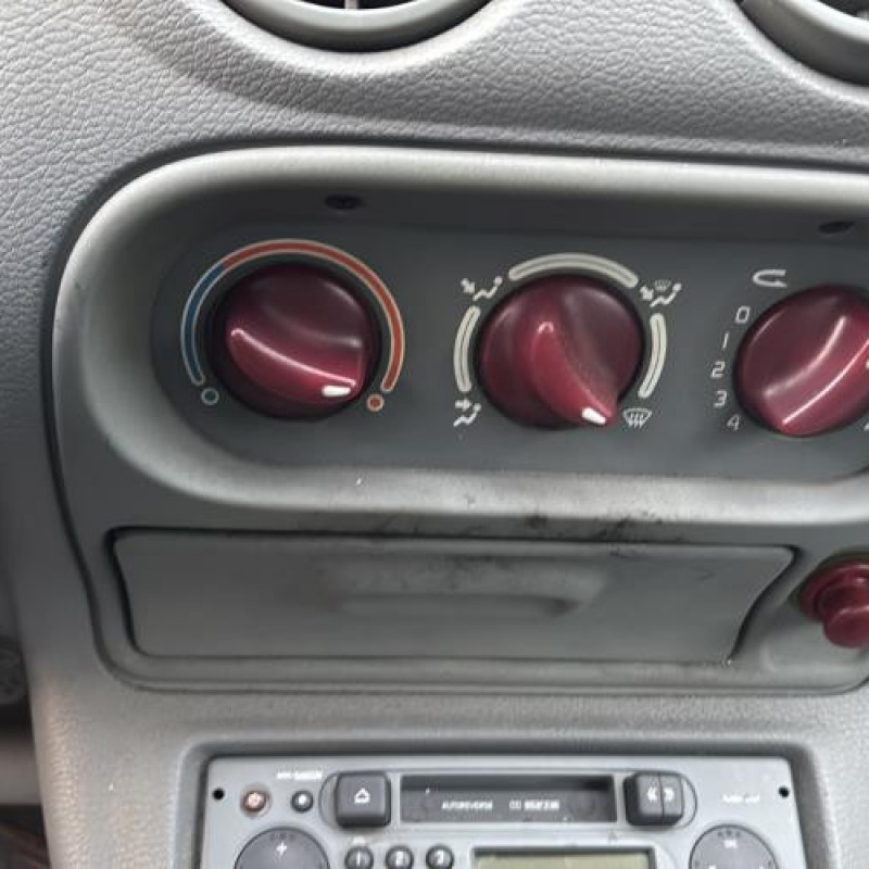 Vitre avant gauche RENAULT TWINGO 1 Photo n°13