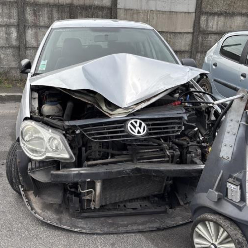 Vitre arriere gauche VOLKSWAGEN POLO 4 Photo n°12