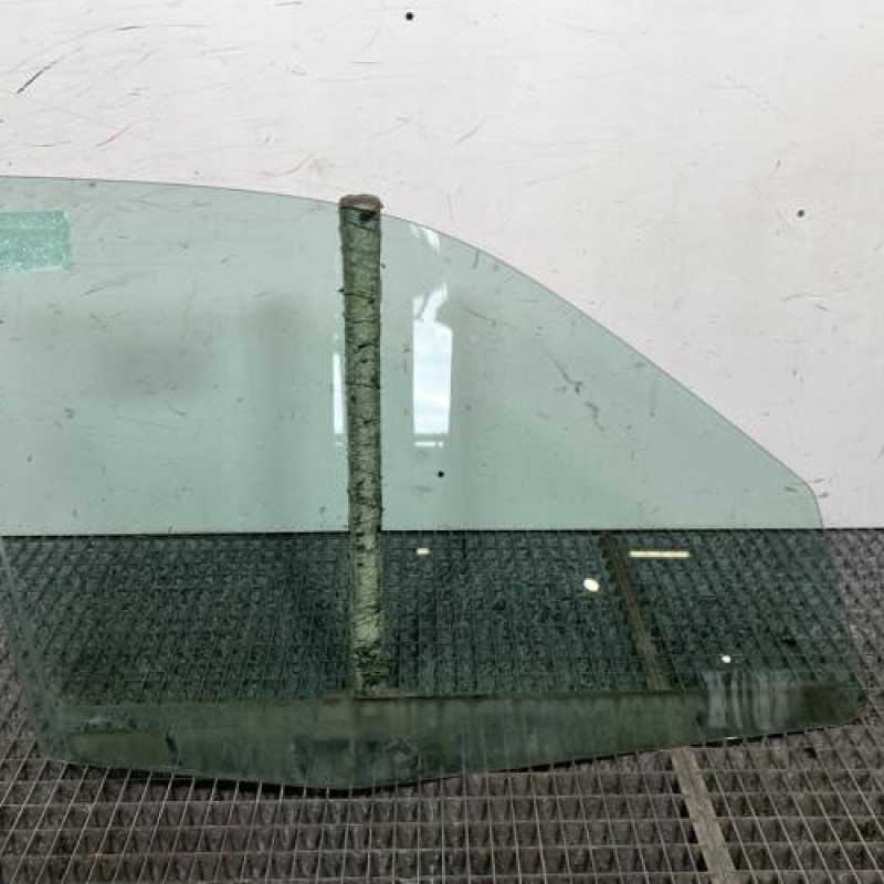 Vitre avant gauche RENAULT CLIO 2 Photo n°4