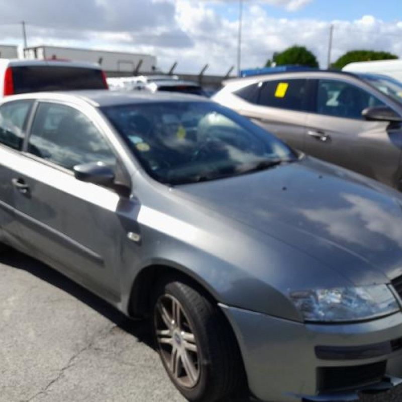 Vitre avant gauche FIAT STILO Photo n°10