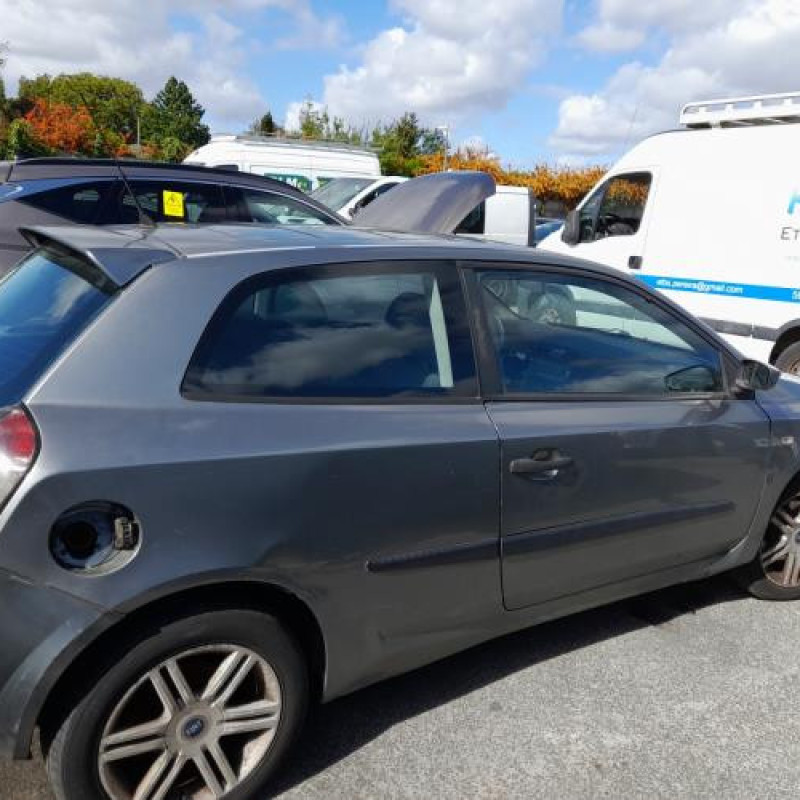 Vitre avant gauche FIAT STILO Photo n°13