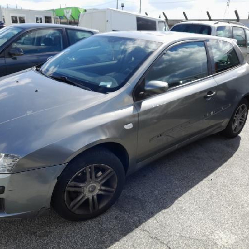 Vitre avant gauche FIAT STILO Photo n°16