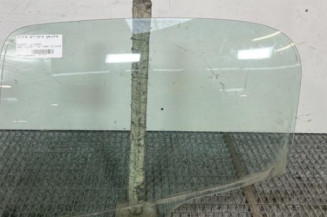 Vitre arriere gauche PEUGEOT 206+ Photo n°1