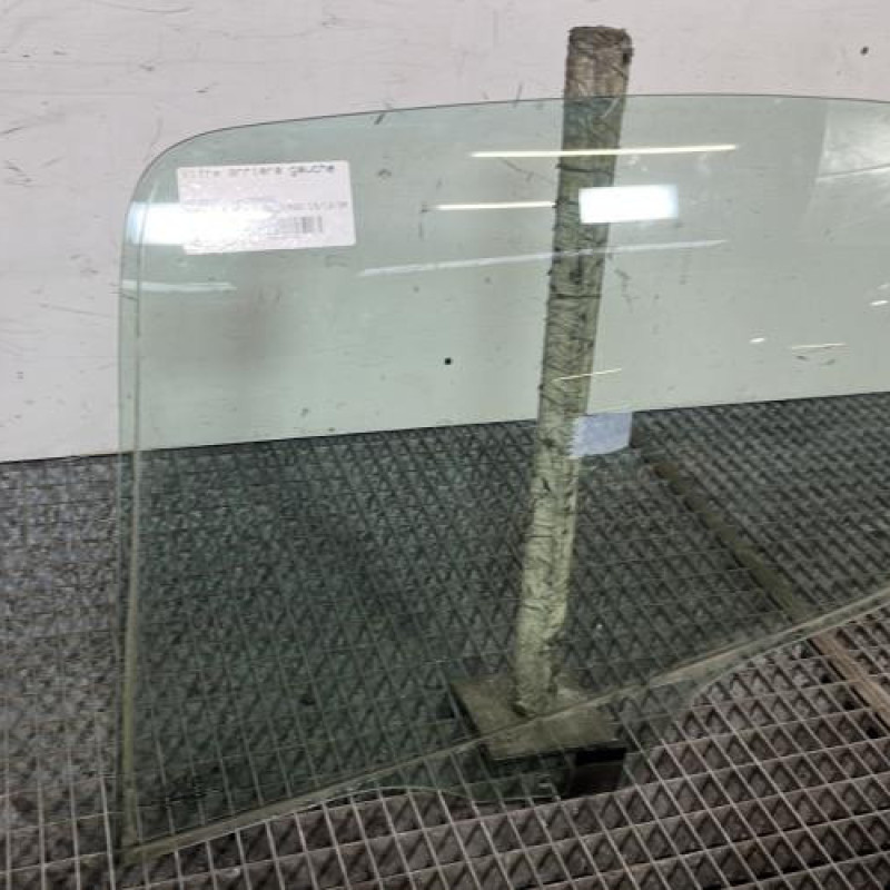 Vitre arriere gauche PEUGEOT 206+ Photo n°2