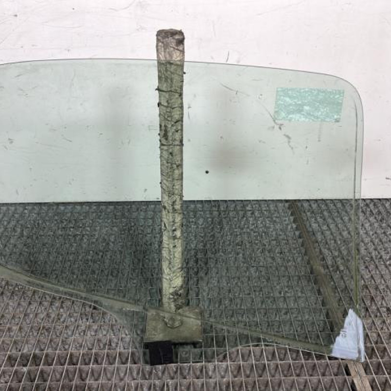 Vitre arriere gauche PEUGEOT 206+ Photo n°4