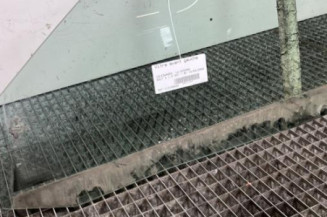 Vitre avant gauche VOLKSWAGEN GOLF 4