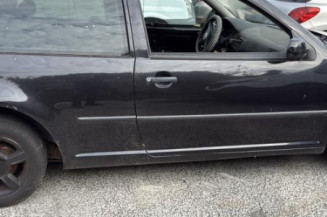 Vitre avant gauche VOLKSWAGEN GOLF 4