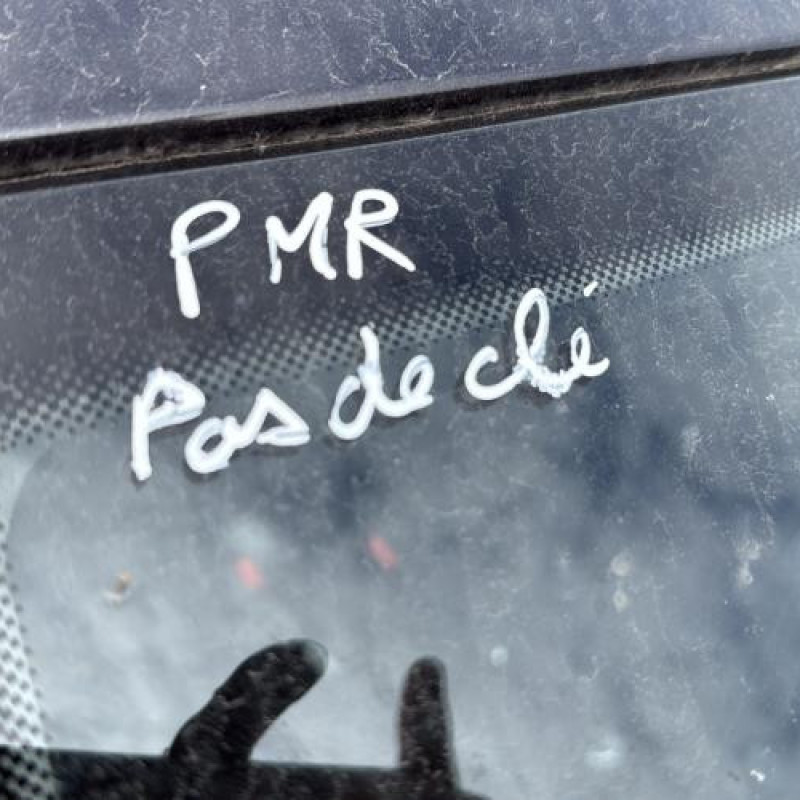Vitre avant gauche VOLKSWAGEN GOLF 4 Photo n°14