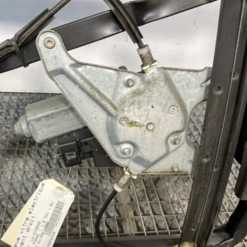 Leve vitre electrique avant droit AUDI A3 1 Photo n°2