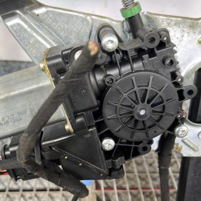 Leve vitre electrique avant gauche AUDI A3 1 Photo n°6