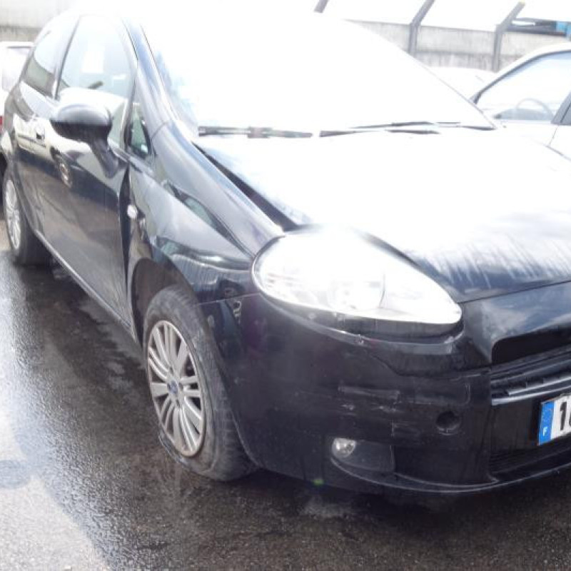Custode arriere droit FIAT GRANDE PUNTO Photo n°6