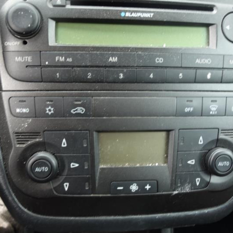 Custode arriere droit FIAT GRANDE PUNTO Photo n°10