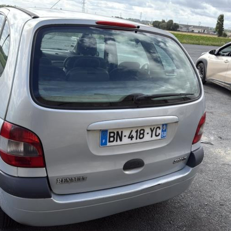 Aile avant droit RENAULT SCENIC 1 Photo n°9