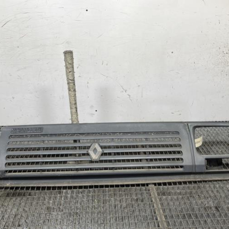 Calandre RENAULT EXPRESS Photo n°1