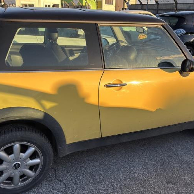 Pare choc arriere MINI MINI 1 R50/R53 Photo n°13
