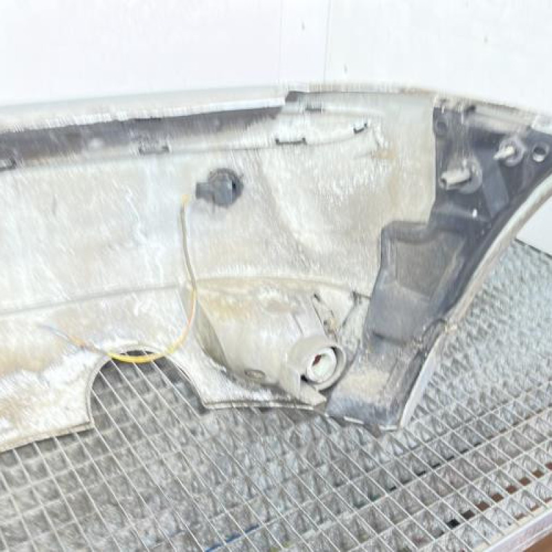 Pare choc arriere FORD FOCUS 1 Photo n°4