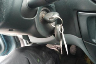 Reservoir essence RENAULT MEGANE 1