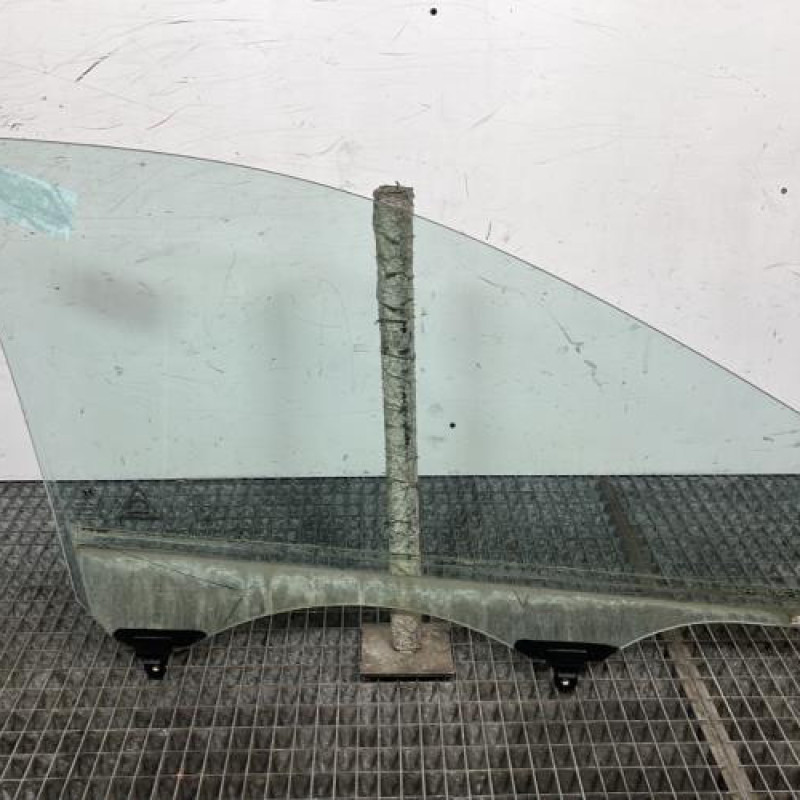 Vitre avant gauche HYUNDAI IX 35 Photo n°4