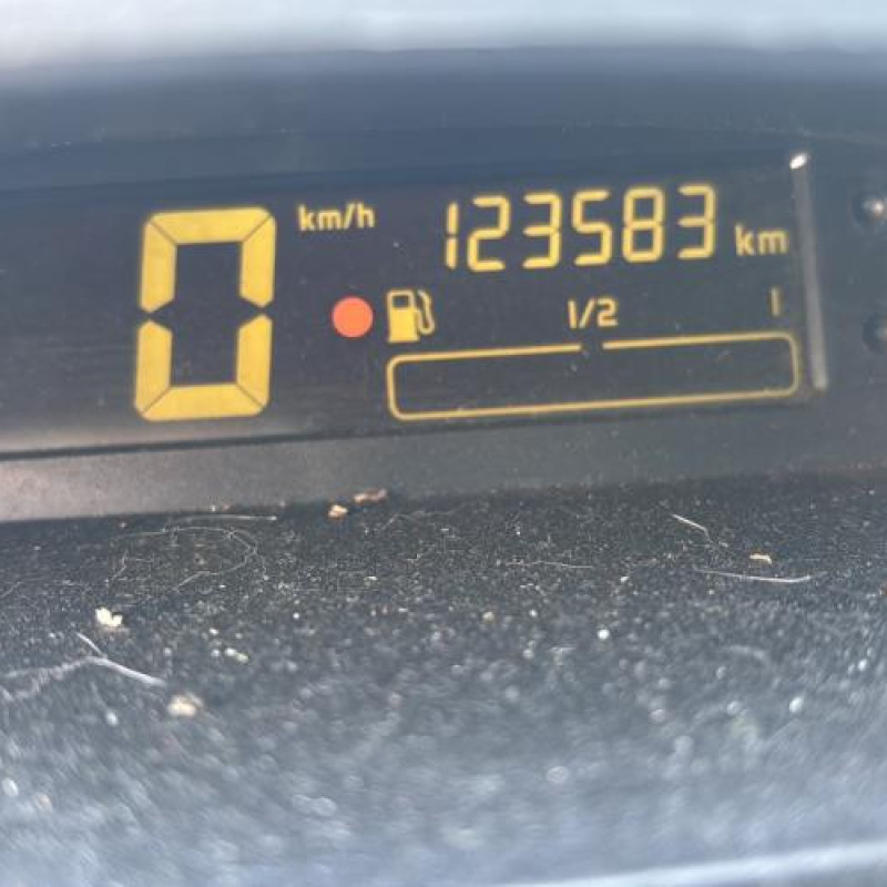 Pare choc avant RENAULT TWINGO 1 Photo n°9