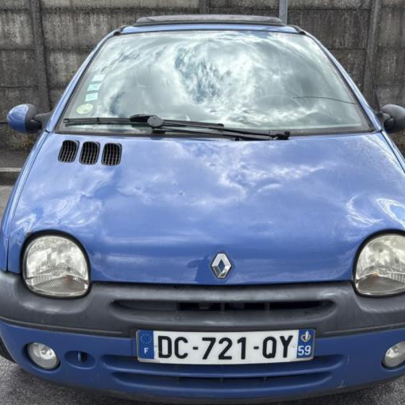 Pare choc avant RENAULT TWINGO 1 Photo n°17