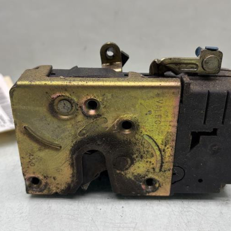 Serrure avant gauche CITROEN BERLINGO 1 Photo n°1