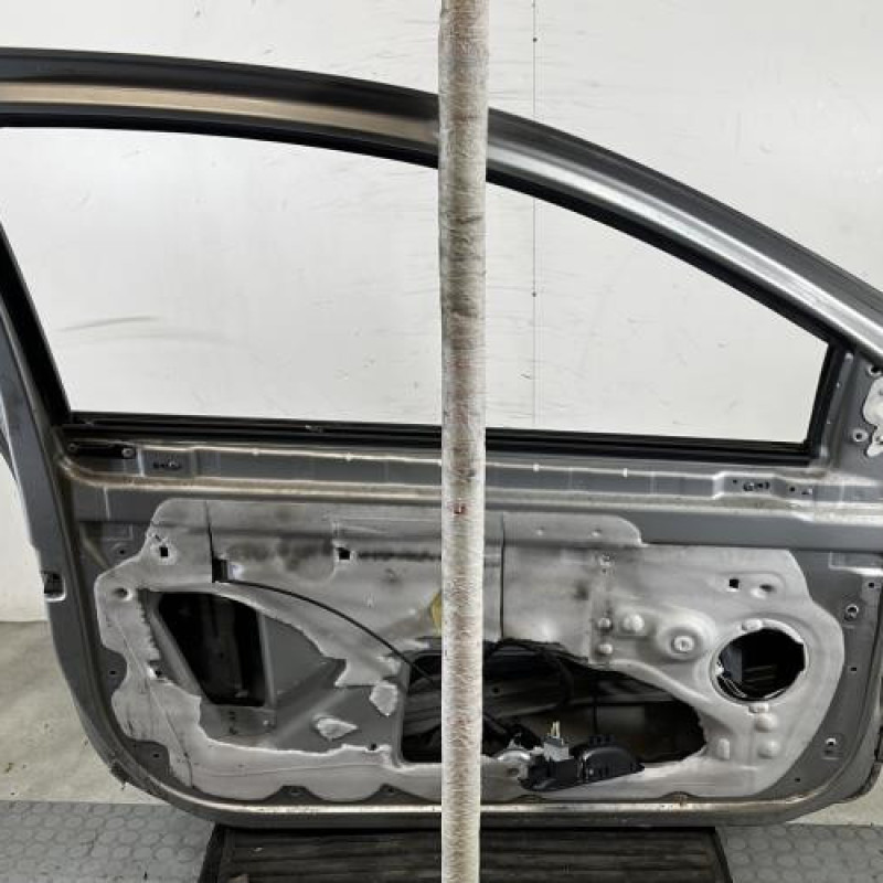 Porte avant gauche RENAULT CLIO 3 Photo n°7