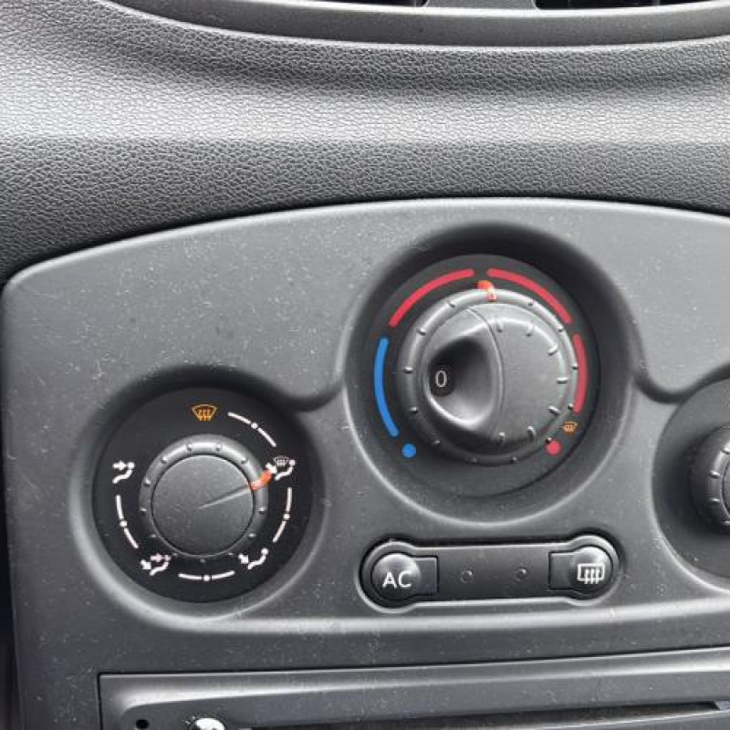 Vitre avant gauche RENAULT CLIO 3 Photo n°20