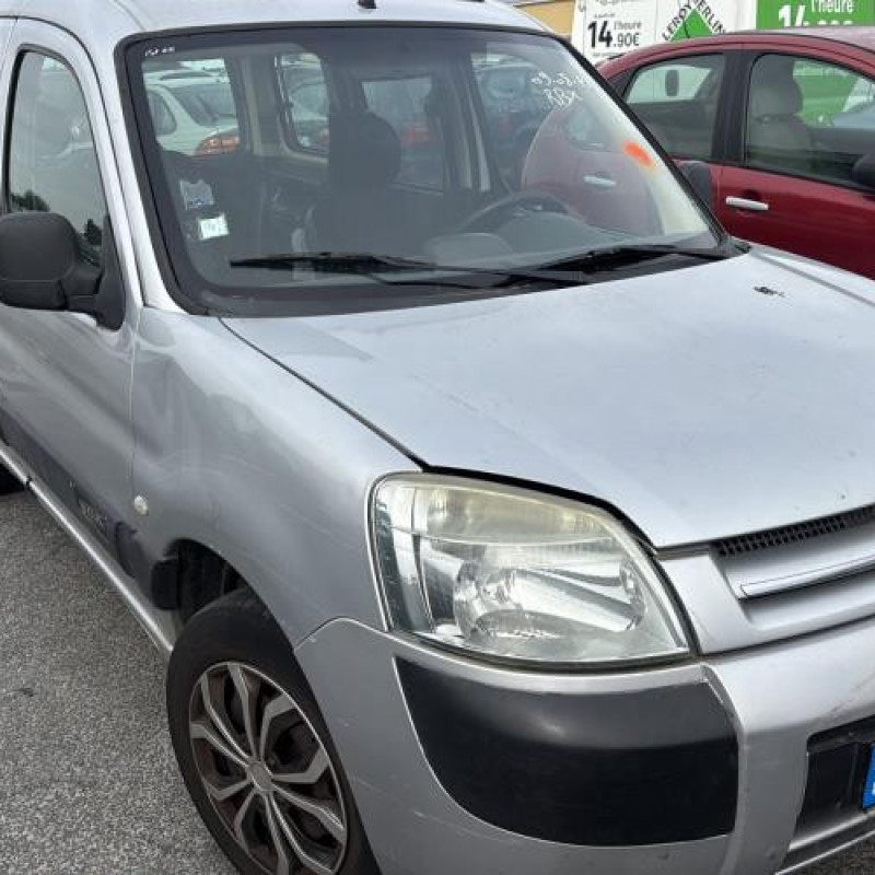 Feu arriere stop central CITROEN BERLINGO 1 Photo n°8