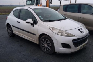 Attache ceinture avant gauche PEUGEOT 207