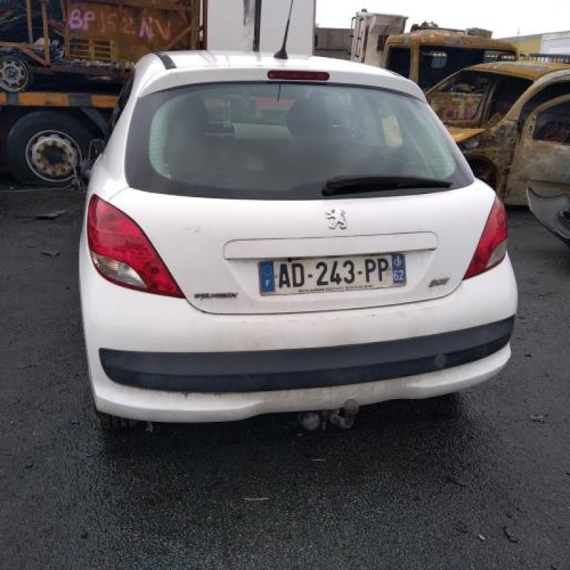 Attache ceinture avant gauche PEUGEOT 207 Photo n°7