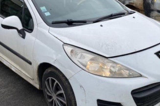 Attache ceinture avant gauche PEUGEOT 207