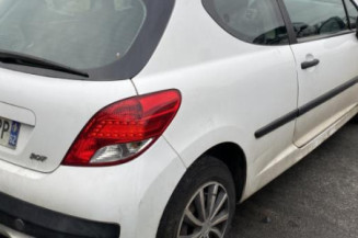 Attache ceinture avant gauche PEUGEOT 207