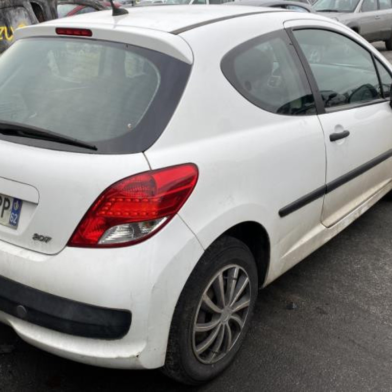 Attache ceinture avant gauche PEUGEOT 207 Photo n°16