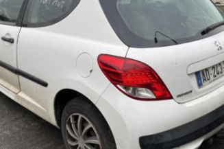 Attache ceinture avant gauche PEUGEOT 207