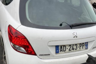 Attache ceinture avant gauche PEUGEOT 207