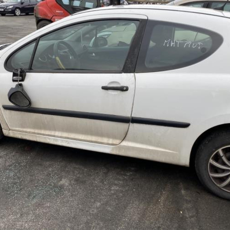 Attache ceinture avant gauche PEUGEOT 207 Photo n°19