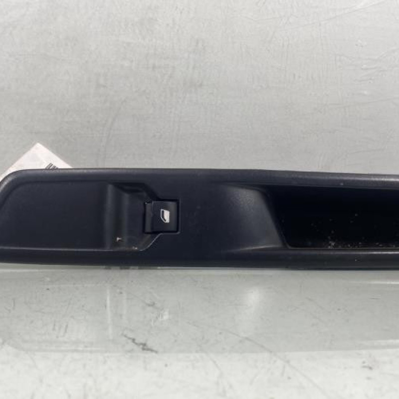 Interrupteur de leve vitre avant droit CITROEN JUMPY 3 M Photo n°1