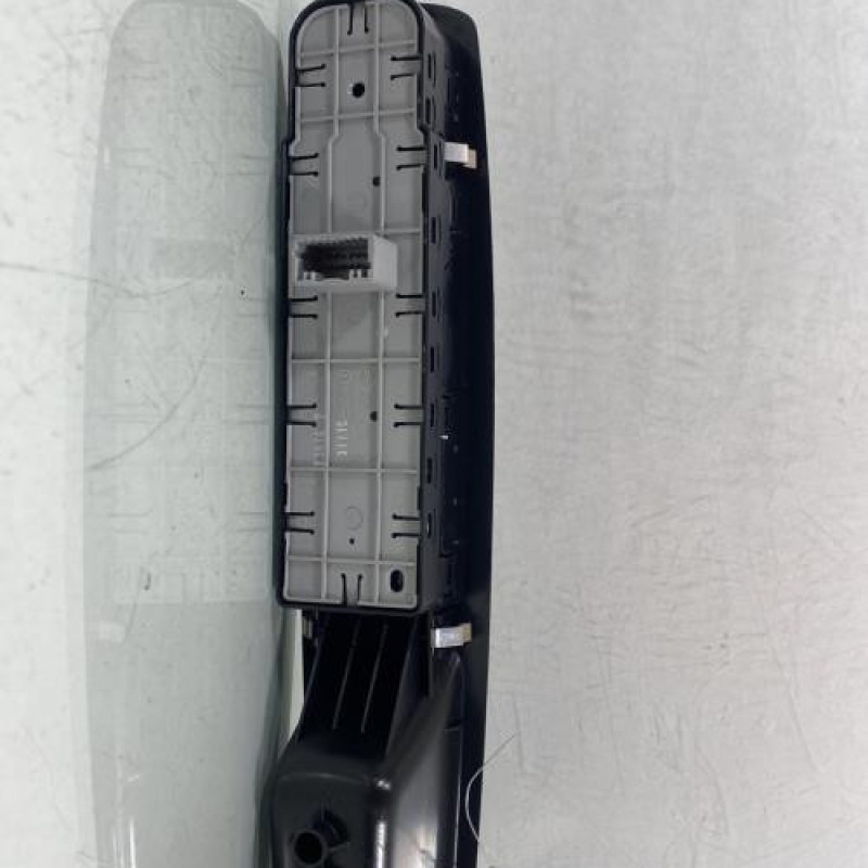 Interrupteur de leve vitre avant gauche RENAULT MEGANE 3 Photo n°4