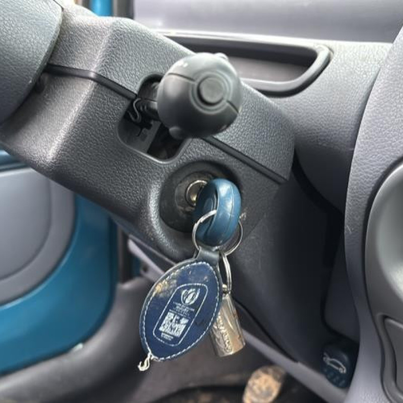 Leve vitre electrique avant gauche RENAULT TWINGO 1 Photo n°18