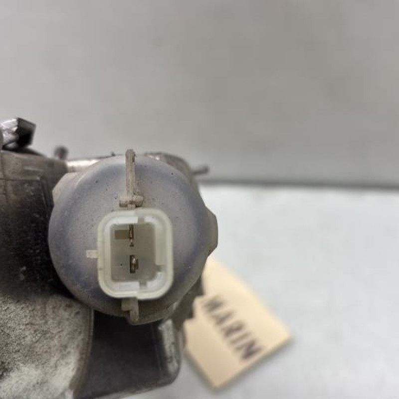 Anti brouillard arriere PEUGEOT 208 1 Photo n°3