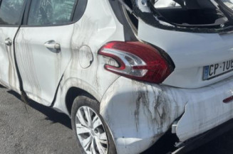 Anti brouillard arriere PEUGEOT 208 1